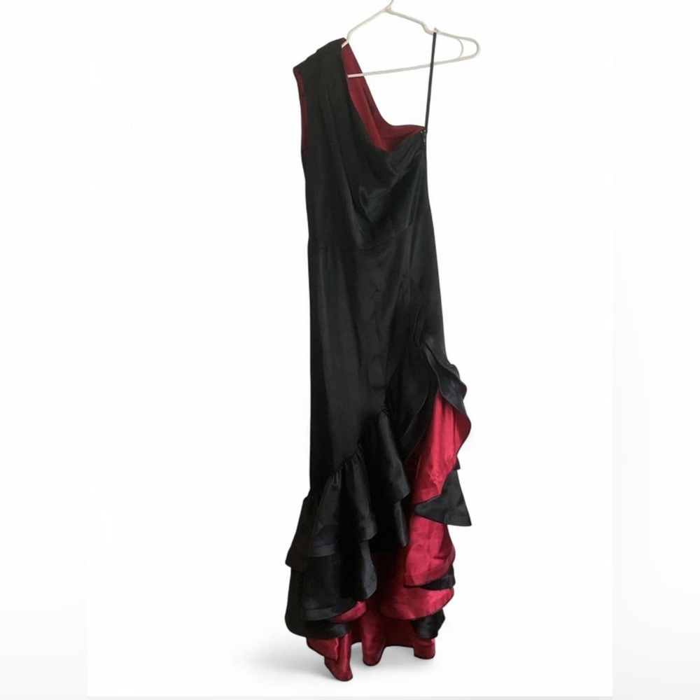 Bronx and Banco Black and Red One-Shoulder Gown Size 6 - Picture 3 of 15
